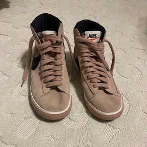 Nike Blazer mid-top sneakers
